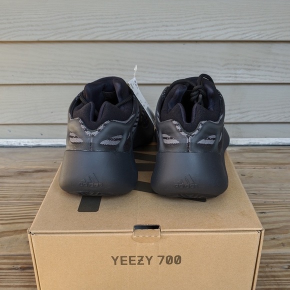 Yeezy 700 V3 Alvah - Picture 4 of 4